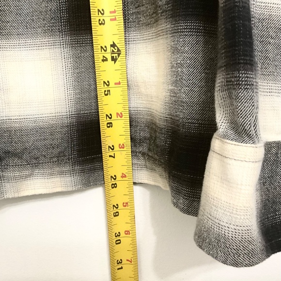 KUHL Men's Flannel Long Sleeve Shirt Plaid Blk/Wte Sz Medium - Picture 7 of 8